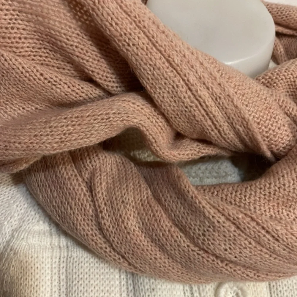 🌈 H&M infinity scarf dusty rose wool blend